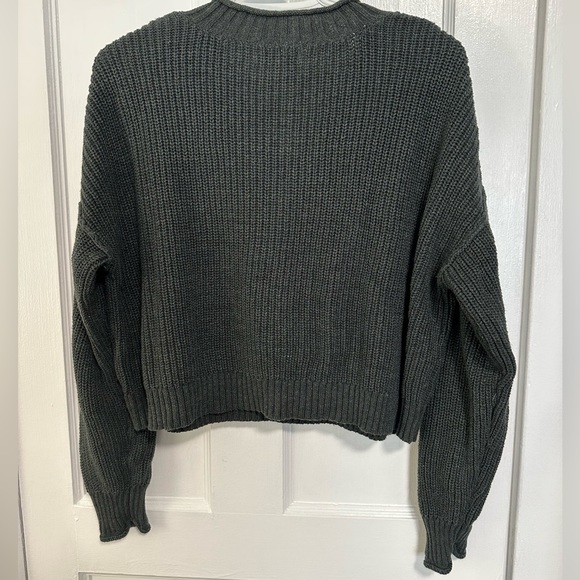 American eagle grey/green crop knit sweater - Picture 2 of 3